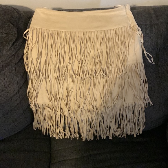 Tan fringe skirt - Picture 7 of 8